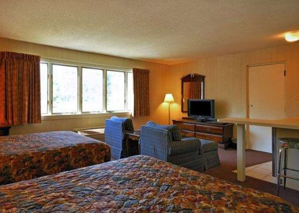 Econo Lodge Inn & Suites Groton Zimmer foto