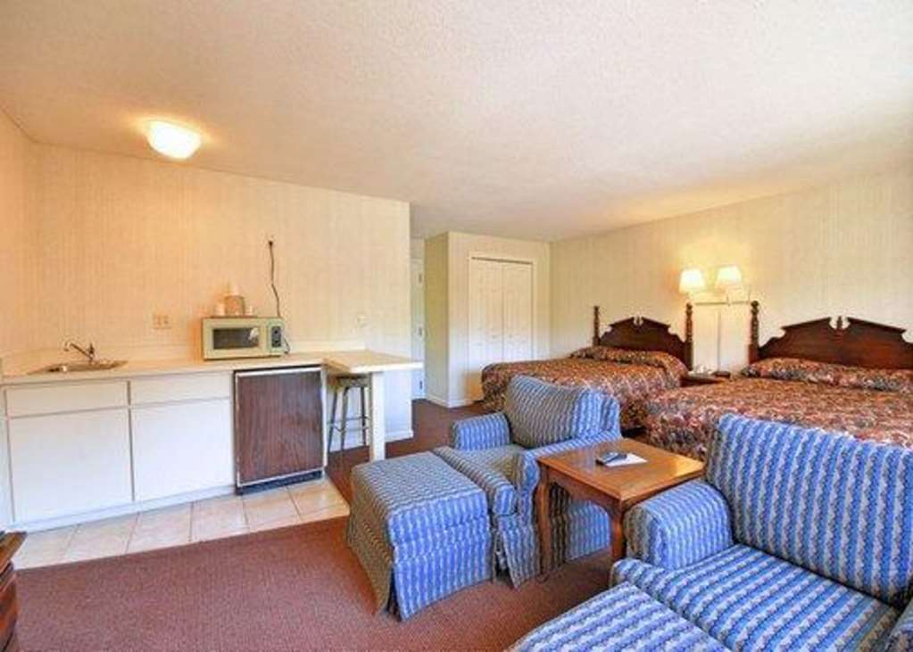 Econo Lodge Inn & Suites Groton Zimmer foto