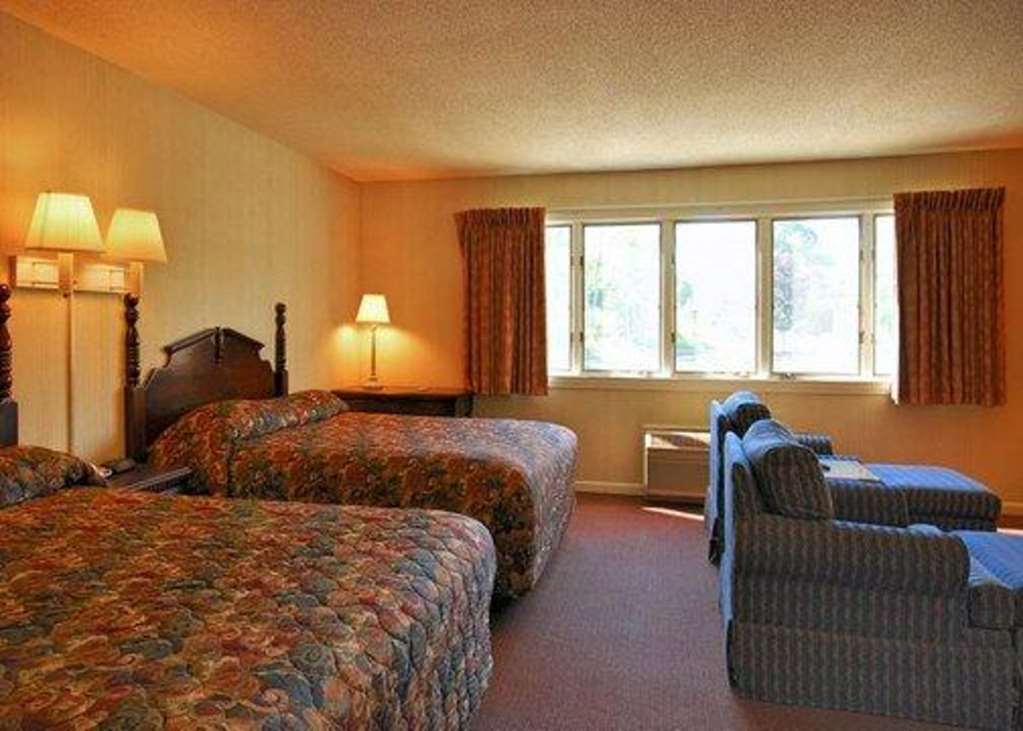 Econo Lodge Inn & Suites Groton Zimmer foto